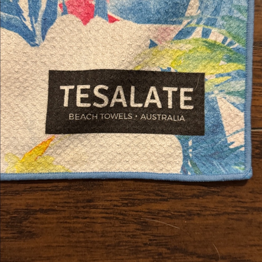 Tesalate Beach Towel 61.5" x 30" - Picture 2 of 4